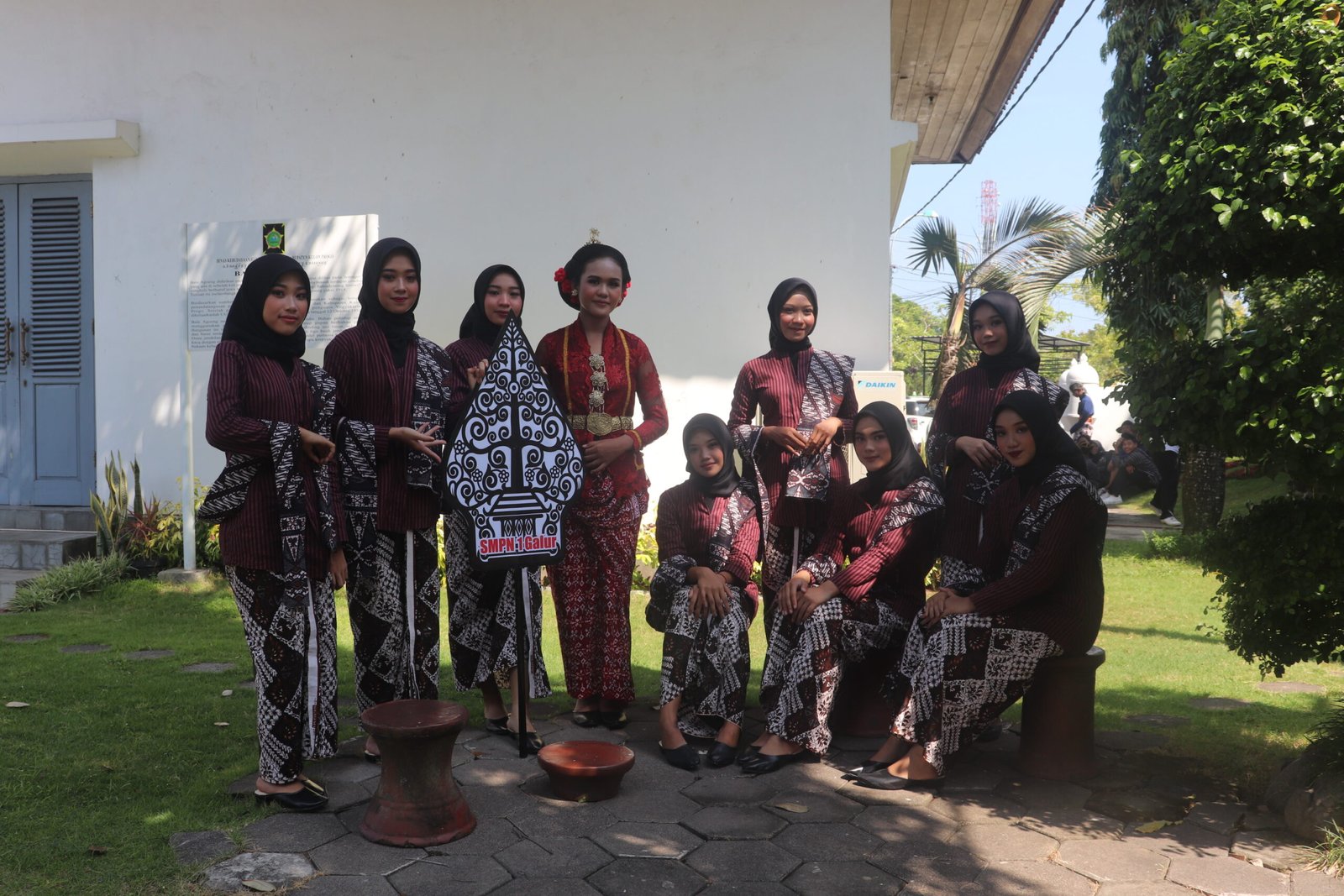 MPLS SMP NEGERI 1 GALUR DI ERA KENORMALAN BARU PANDEMI KORONAVIRUS DIGELAR SECARA DARING DAN TATAP MUKA